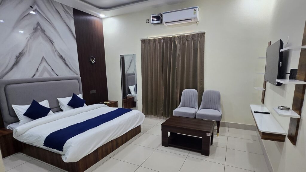 Hotel Room for Family Near Kaithal